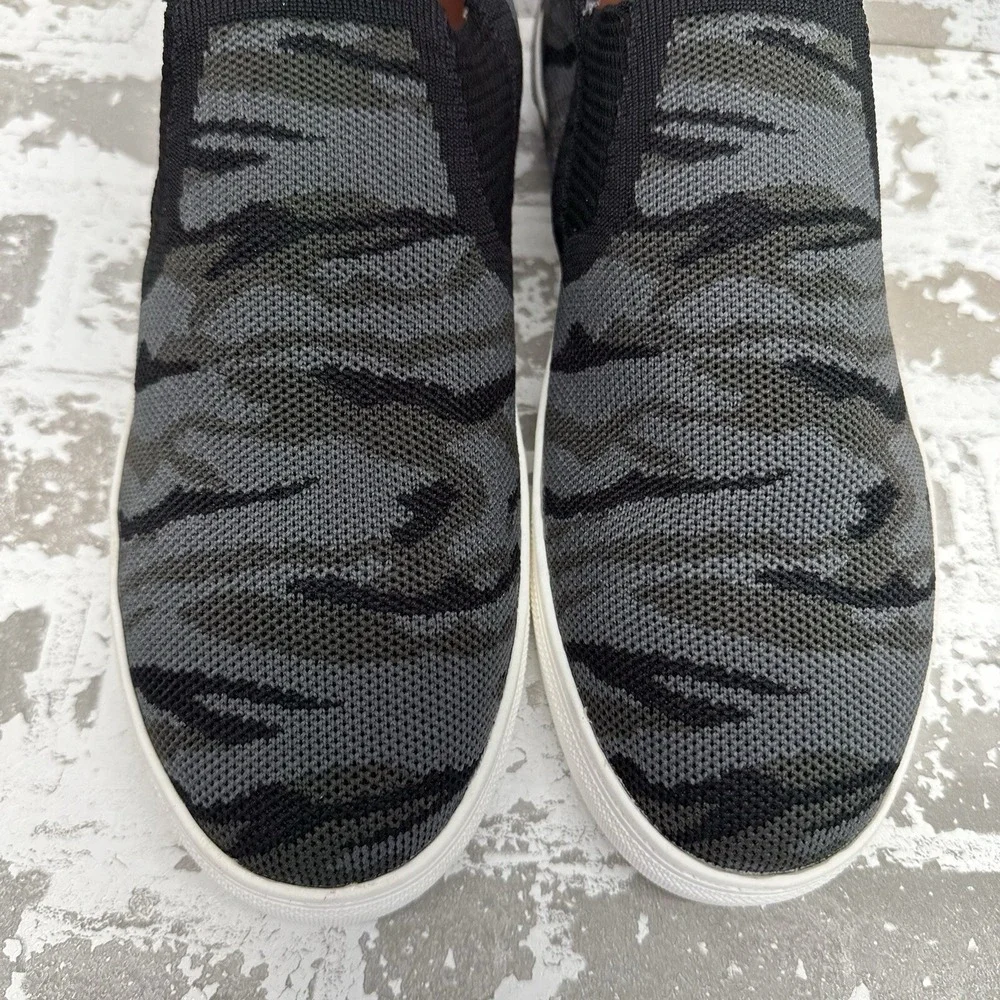 Strauss + Ramm Slip On Knit Sneakers Mens 10M Gray Black Camo Round Toe Casual‎
